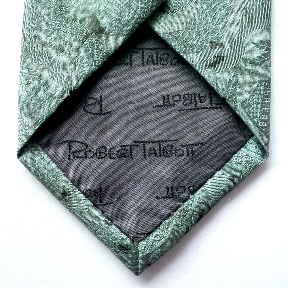 Robert Talbott Vintage Pure Silk Hand Sewn Golf Scene  Neck Tie Business Casual